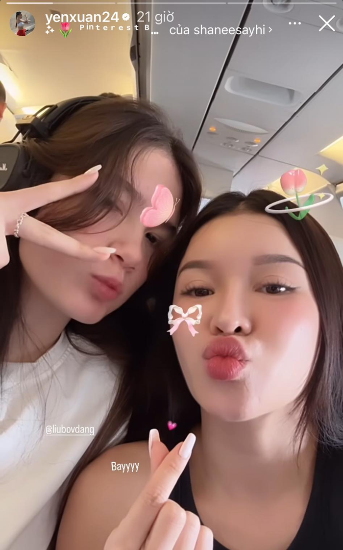 Vợ Văn Lâm chụp ảnh vói em chồng. Khác với trước đây, Yến Xuân là người kín tiếng trong chuyện tình cảm, rất hiếm hoi đăng tải những điều liên quan đến bạn trai trên mạng xã hội. 