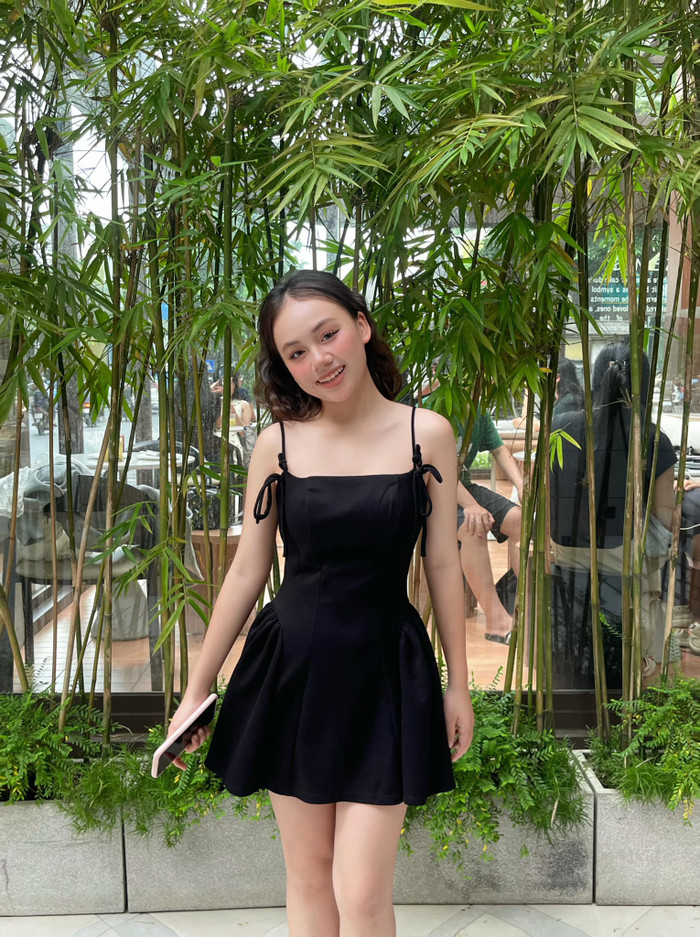 'Con gái' Hồng Diễm trổ mã cực cuốn hút, mới 15 tuổi đã được gọi là hoa hậu tương lai Ảnh 1