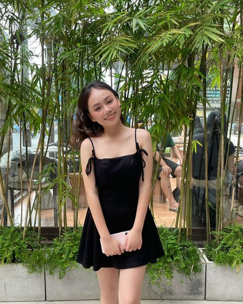 Hồng Nhung khoe nhan sắc xinh đẹp ở tổi 15