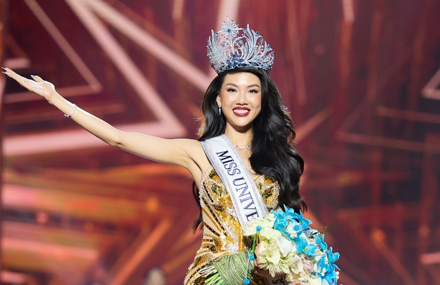 Năm ngoái, khi đăng quang Miss Universe Vietnam 2023, Bùi Quỳnh Hoa được nhận vương miện trị giá 2,1 tỷ đồng.