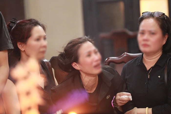 Bà Q. - mẹ H. gào khóc trước sự ra đi đột ngột của con gái