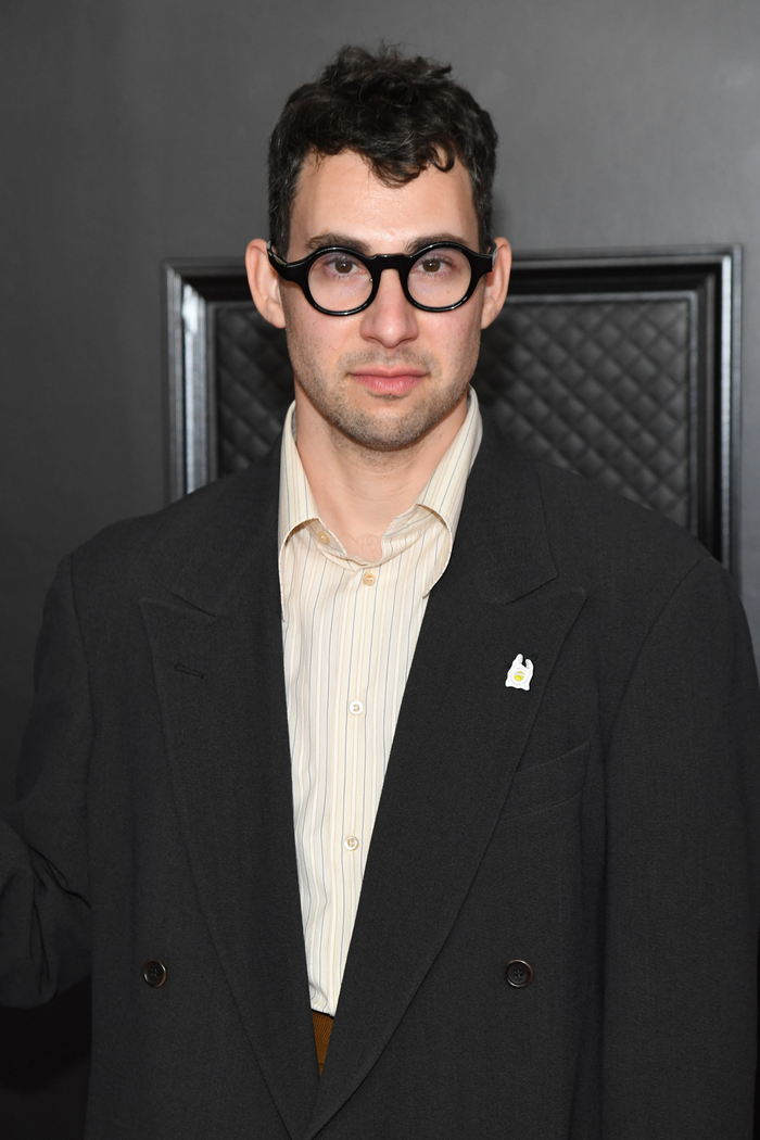 Bạn thân Taylor Swift mỉa mai Billie Eilish? Ảnh 1