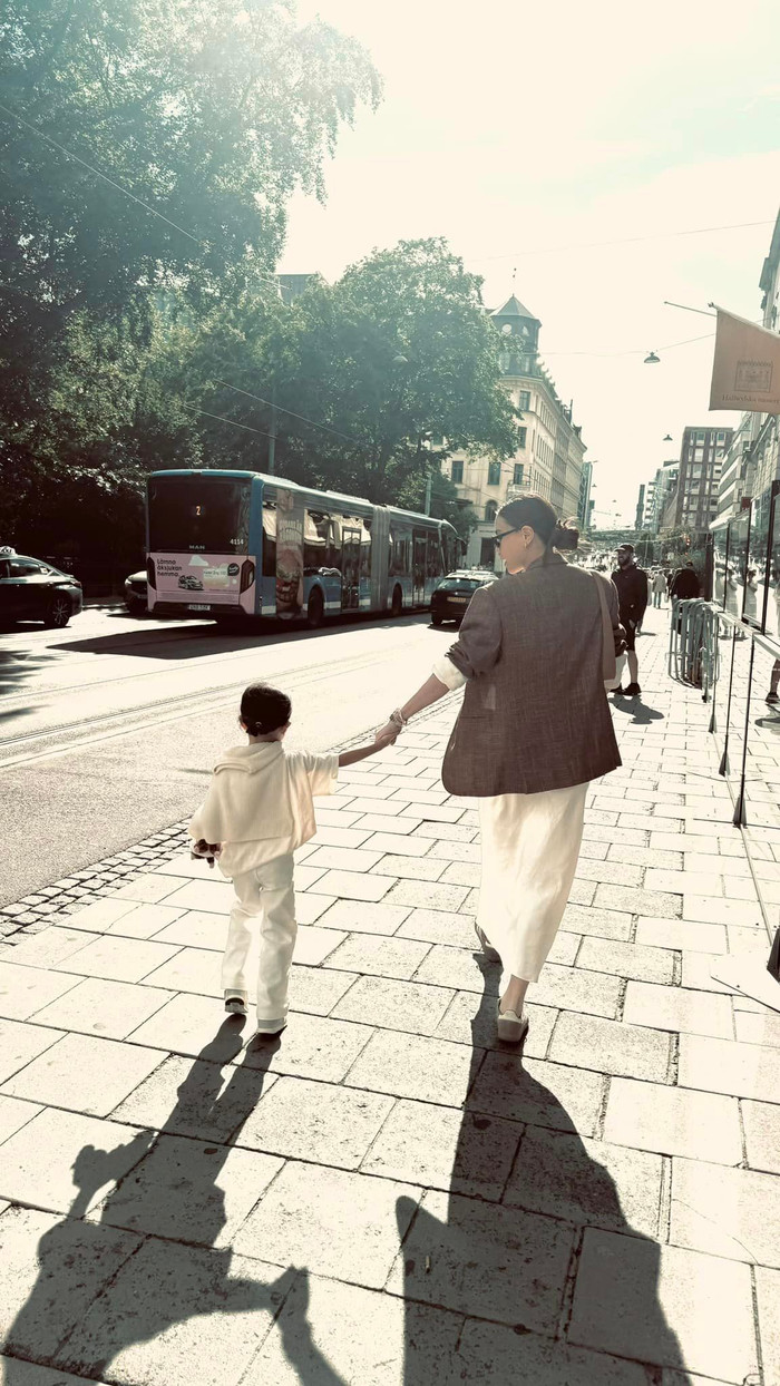 Nữ ca sĩ gọi con gái 4 tuổi là 'người bạn thân nhất'. 