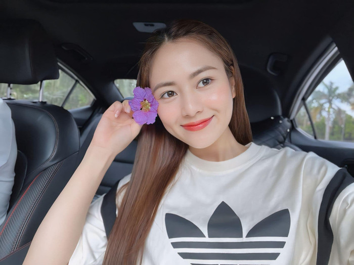 Việt Hoa ngày một thăng hạng nhan sắc.