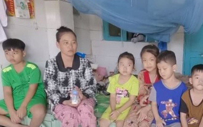 Cặp vợ chồng có 9 đứa con hàng ngày ăn cơm với mắm khiến bao người xót xa Ảnh 2