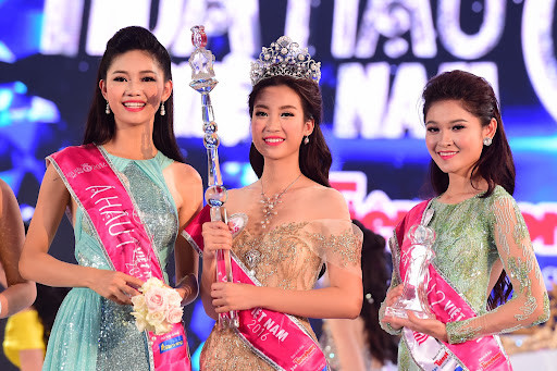 Năm 2016, Thanh Tú đã trở thành Á hậu 1, còn Đỗ Mỹ Linh dành danh hiệu Hoa hậu trong đêm chung kết cuộc thi Hoa hậu Việt Nam. Ảnh: Sưu tầm
