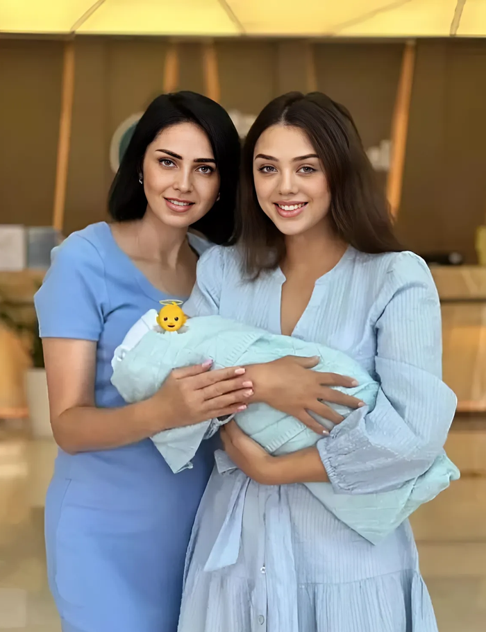 Mẹ vợ Bùi Tiến Dũng sở hữu nhan sắc trẻ đến mức, nhiều lần selfie cùng con gái đều được nhận xét trông như hai chị em thay vì mẹ con.