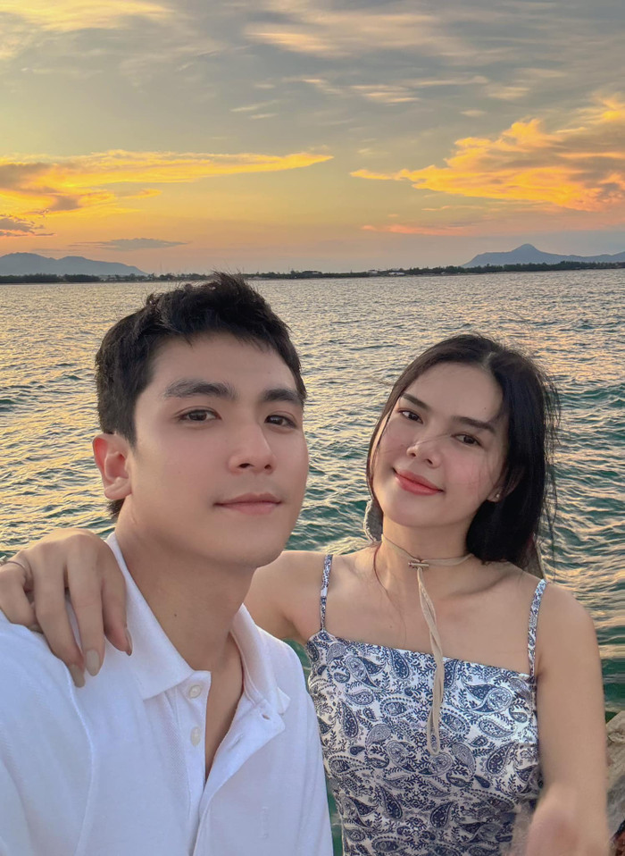 Theo đó, cư dân mạng biết được bạn trai Ngọc Trinh là Thiên Tây (tên đầy đủ Nguyễn Hoàn Thiên Tây). Anh chàng đang theo học tại trường Đại học Sân khấu Điện ảnh TP HCM và hiện là diễn viên. 