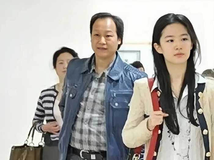 Sự nghiệp của Lưu Diệc Phi thuận lợi là nhờ có Trần Kim Phi.