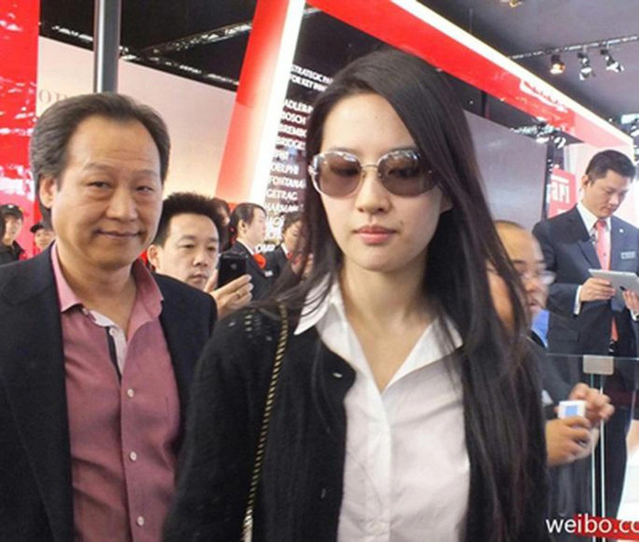 Mối quan hệ giữa Lưu Diệc Phi và Trần Kim Phi có sự đan xen giữa tình cảm và lợi ích.