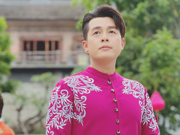 Hòa Hiệp sống độc thân nhiều năm qua và kín tiếng trong chuyện tình cảm. 