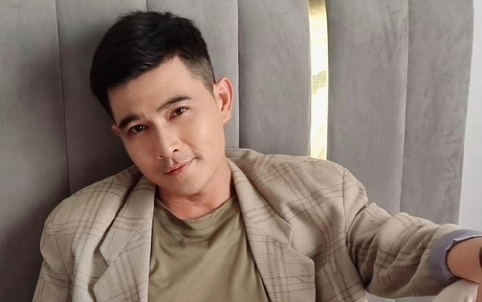 Quang Sự phong độ sau khi thông báo lên chức Ảnh 2