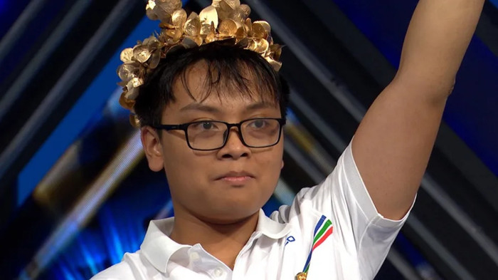 Võ Quang Phú Đức (THPT chuyên Quốc học, Thừa Thiên Huế) xuất sắc giành vòng nguyệt quế