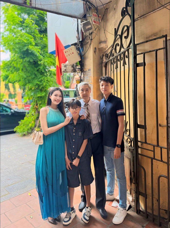 Doãn Hải My ngậm ngùi bị hai em trai chiếm sóng. Ảnh FBNV