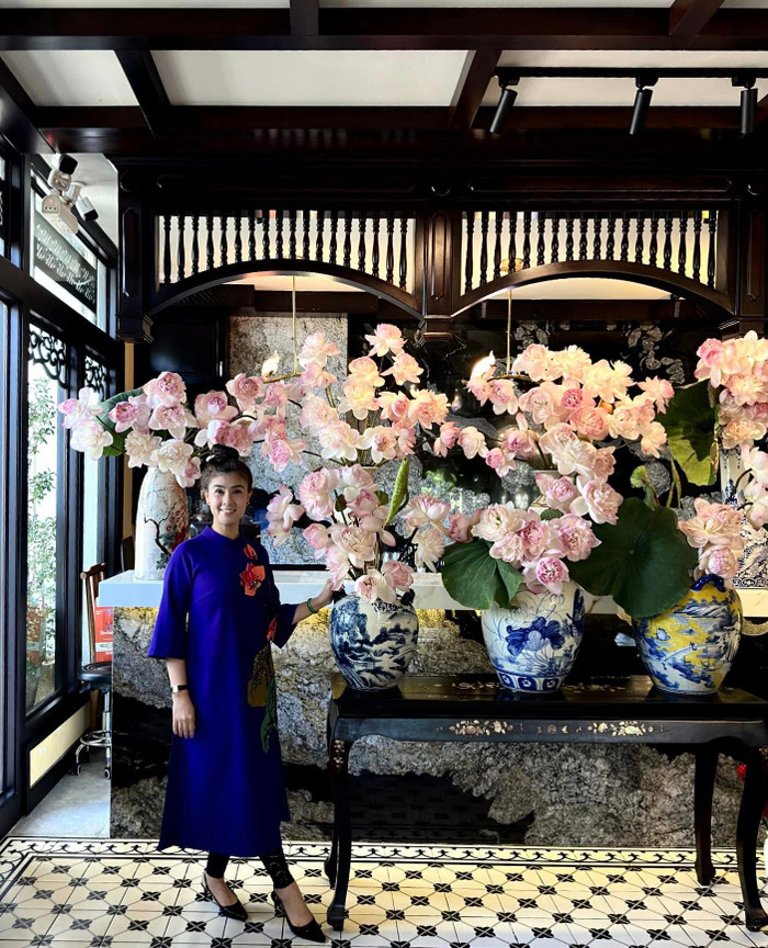 Kim Thư hiện là bà chủ của một nhà hàng, cuộc sống đủ đầy. 