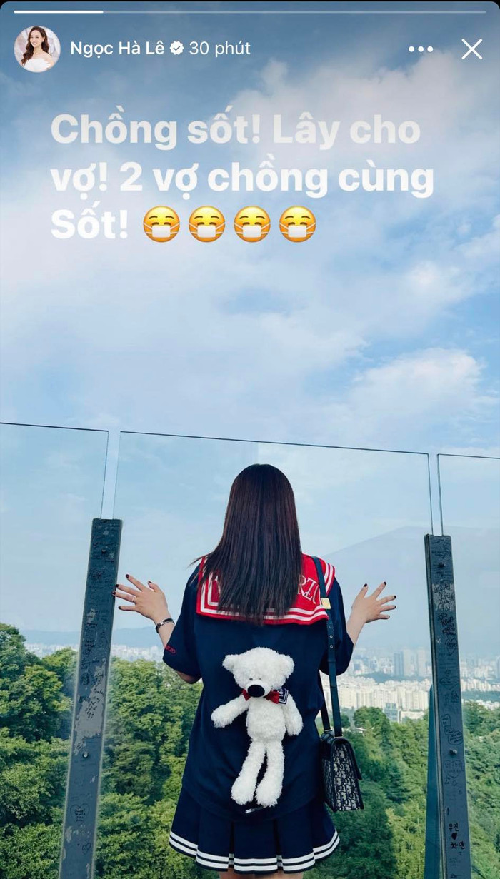 Ngọc Hà cho biết NSND Công Lý bị sốt, lây cho cô nên cả hai đều đang bệnh. 