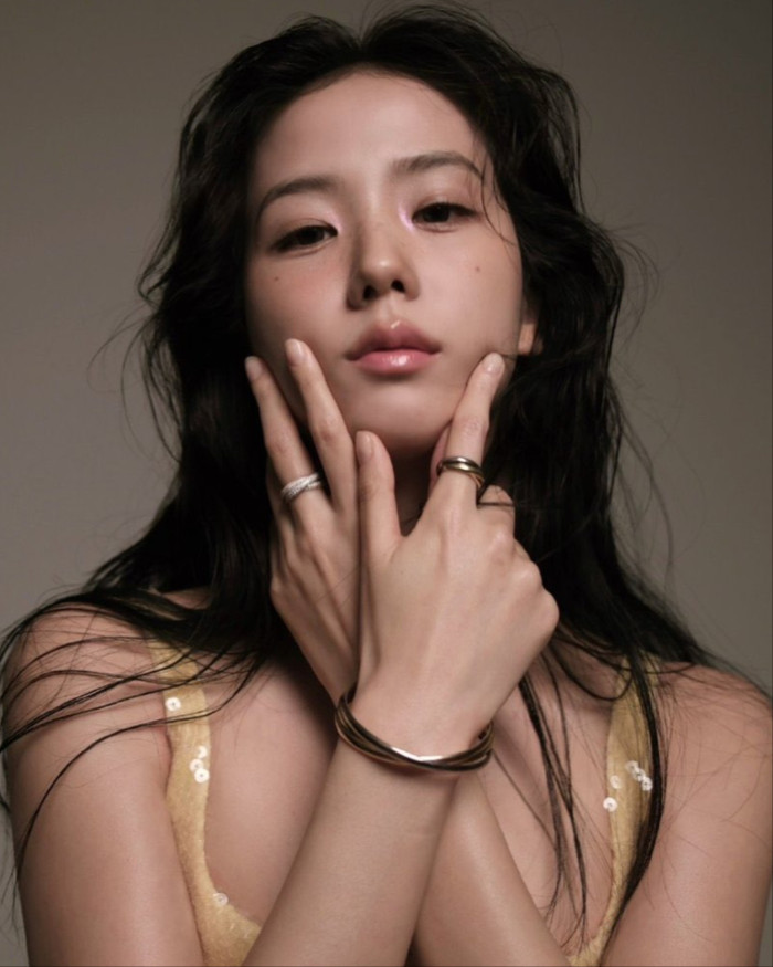 Sau thời gian đầu tư cho phim ảnh, Jisoo sắp tái xuất đường đua âm nhạc.