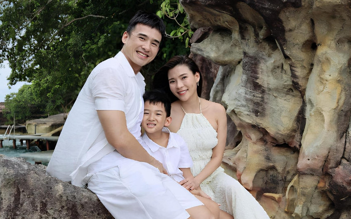 Thúy Diễm và Lương Thế Thành diện đồ 'tông xuyệt tông', tình tứ như lúc mới yêu Ảnh 2