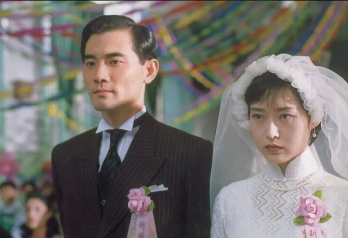 Vẻ đẹp của anh được ví như một bài thơ cổ, là mỹ nam màn ảnh được hàng triệu khán giả yêu mến.