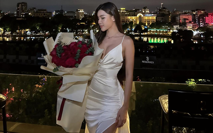 Vợ thủ môn Đặng Văn Lâm được gia đình chồng cưng chiều Ảnh 2