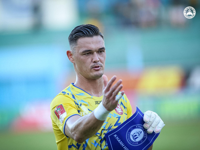 Thủ môn Patrik Lê Giang đã được vinh danh trong đội hình tiêu biểu V.League 2024. Ảnh: CLB TPHCM