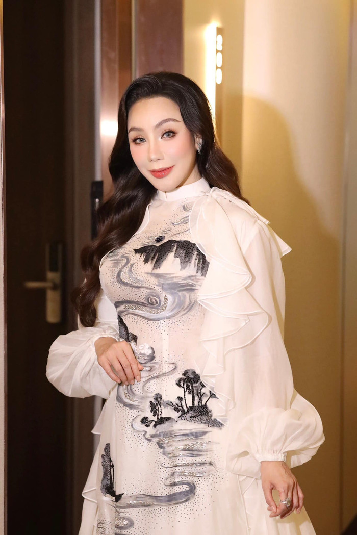 Hồ Quỳnh Hương 'khó chịu' với đồng nghiệp, nhân viên trong hậu trường? Ảnh 3