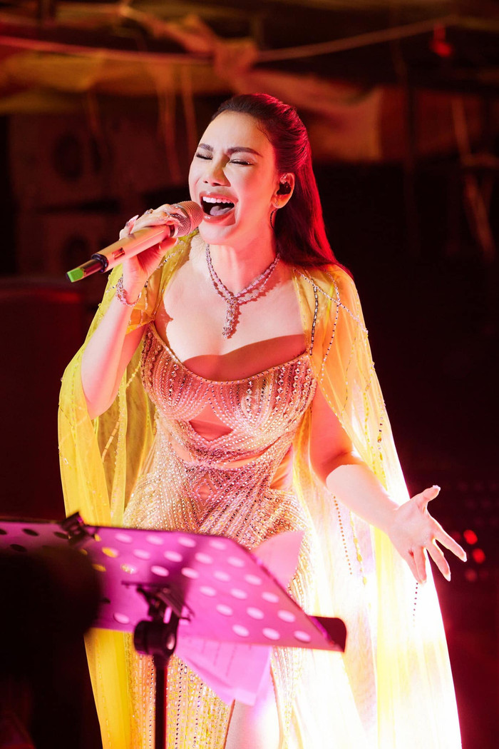 Hồ Quỳnh Hương 'khó chịu' với đồng nghiệp, nhân viên trong hậu trường? Ảnh 4