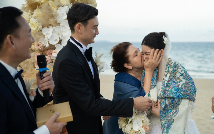 Mẹ Đặng Văn Lâm thương yêu con dâu Ảnh 2