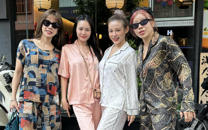 Trái ngược với tấm hình đẹp lung linh do Diệp Lâm Anh đăng tải, Ninh Dương Lan Ngọc tiếp tục đăng ảnh 'chụp lén' hội chị em và phân trần: 'Em lỡ tay, em xin lỗi Lunas'.