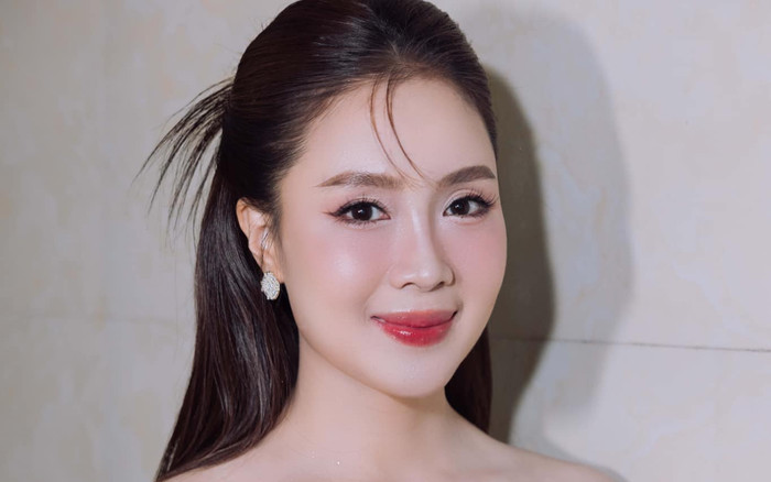 Hồng Diễm khẳng định đẳng cấp 'hoa hậu VTV', mặc đồ kín đáo vẫn ăn đứt đàn em kém 14 tuổi Ảnh 2