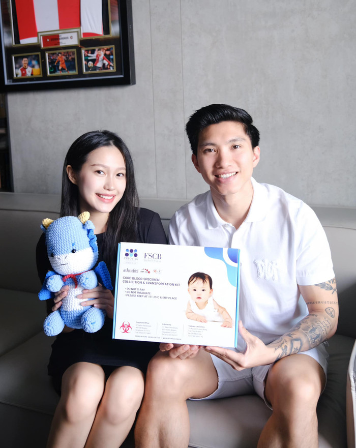 Dù đang dần bắt nhịp lại với cuộc sống, song vợ Đoàn Văn Hậu vẫn cố gắng cân bằng giữa công việc và gia đình. Việc trọng yếu lúc này của cả vợ chồng nam cầu thủ chính là đảm bảo bé Lúa được phát triển toàn diện cả về thể chất lẫn tinh thần.