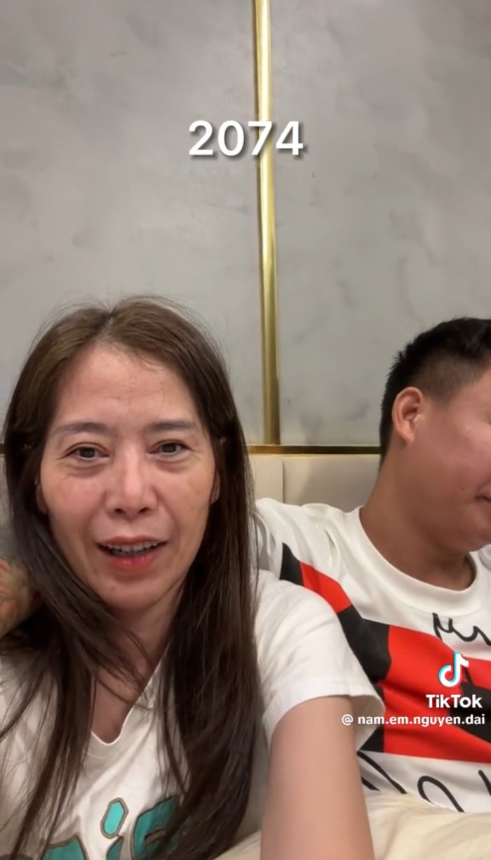 Nam Em và chồng cùng nhau đu 'trend' TikTok.