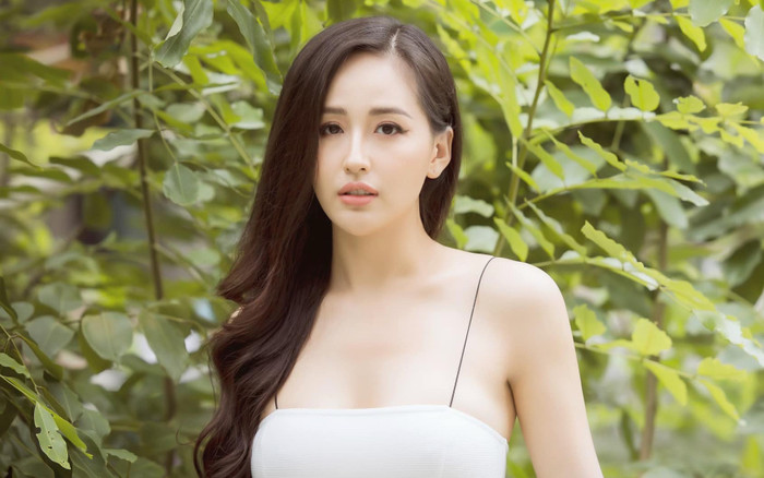 Mai Phương Thúy từng lộ loạt ảnh tình tứ cùng một mỹ nam, công khai trao nụ hôn Ảnh 2