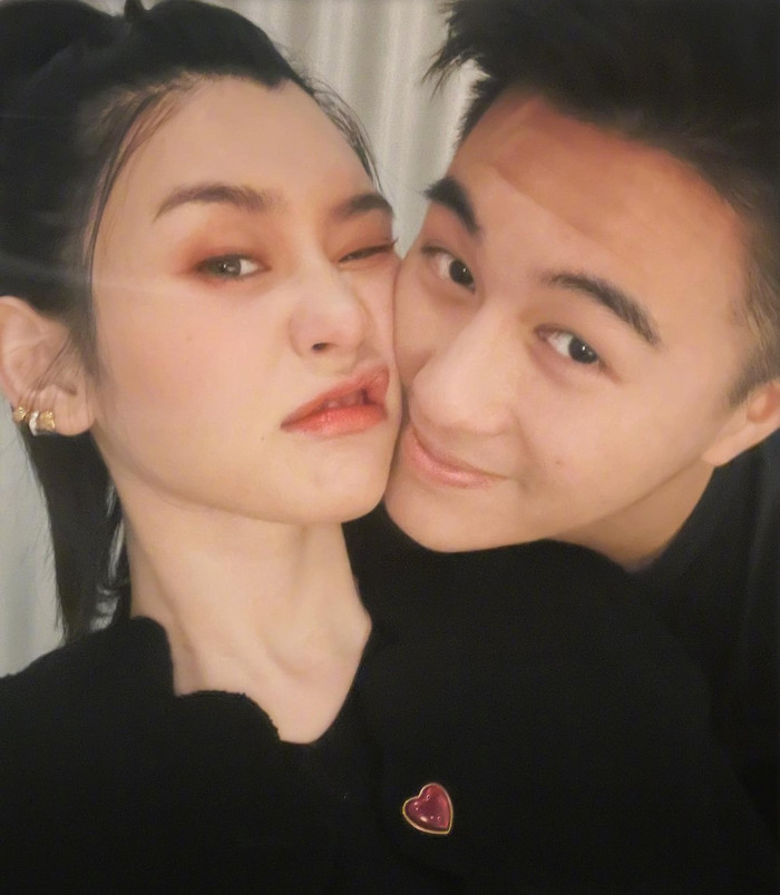 Sau khi kết hôn, nữ siêu mẫu gần như giải nghệ và tập trung vun vén hôn nhân. 