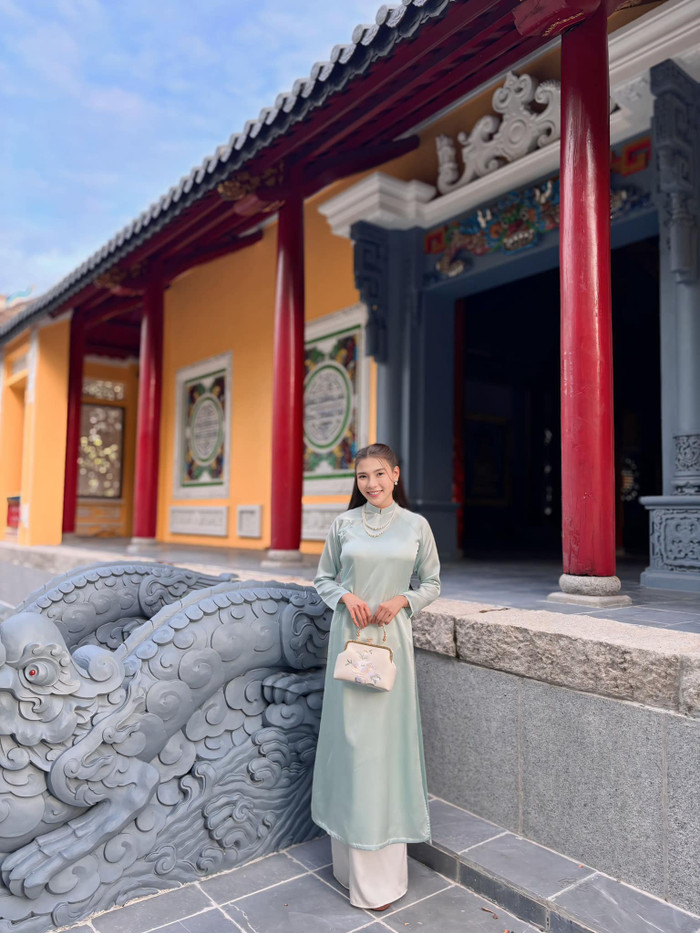 Tạo hình khác của Thúy Diễm trong phim Miền Ảo Vọng.