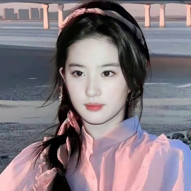 Nhan sắc Lưu Diệc Phi 19 năm trước gây sốt toàn cõi mạng, xứng danh thần tiên tỷ tỷ của Cbiz Ảnh 3