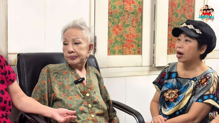 Gần đây, nghệ sĩ Hồng Nga đi đứng khó khăn do sưng khớp. 