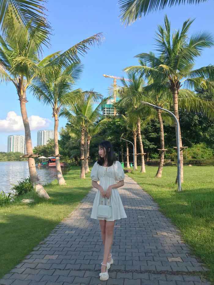 Thương hiện là sinh viên sư phạm