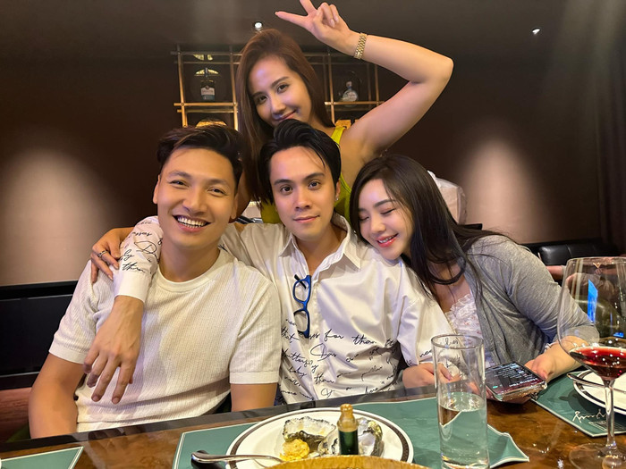 Quỳnh Kool và Thái Dũng cùng hội bạn thân thiết