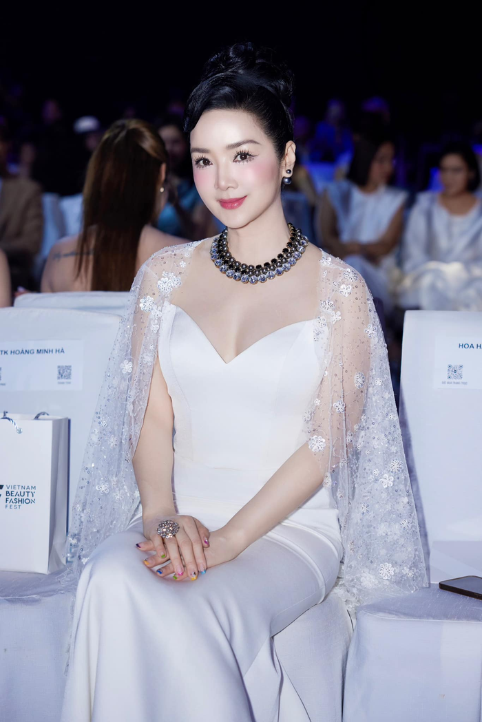 Nhan sắc tuổi 53 của Hoa hậu Giáng My được ví như 'thần tiên tỷ tỷ'. 