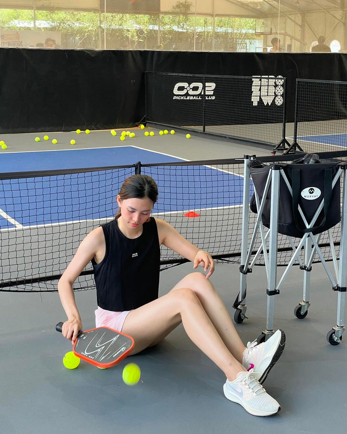 Tiểu Vy tuy gia nhập khá trễ nhưng cũng nhanh chóng trở thành 'fan cứng' của Pickleball.