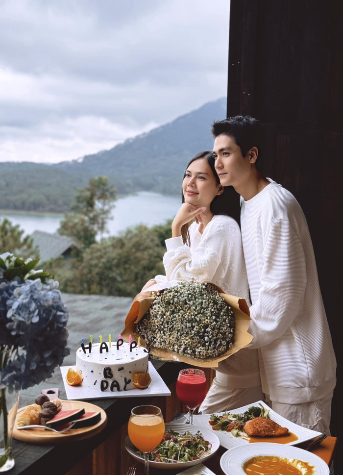 Ngọc Trinh đón sinh nhật bên ông xã Thiên Tây.