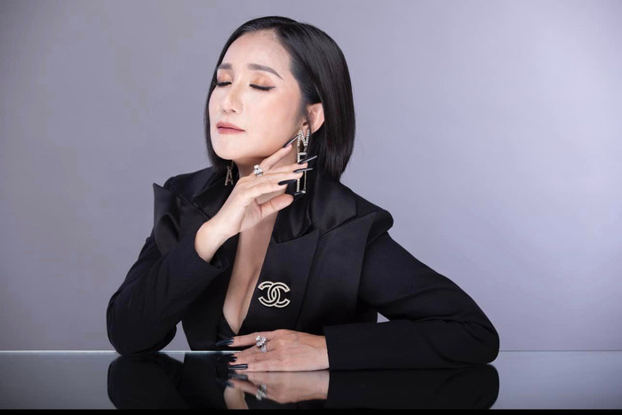 Cát Tường tự tin khoe hình thể gợi cảm. Ảnh: FBNV