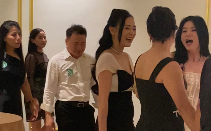 Bắt gặp Shark Bình - Phương Oanh đầy tình tứ, khoá môi ngọt ngào như hồi mới yêu Ảnh 2