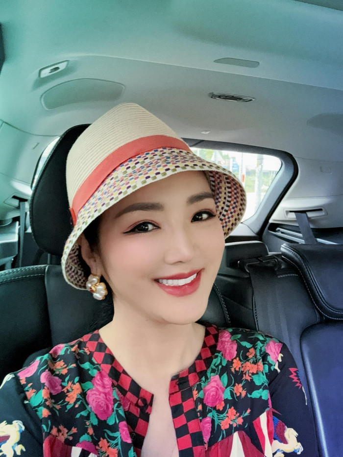 Hoa hậu Giáng My được nhiều người khen trẻ đẹp ở tuổi ngoài 50.