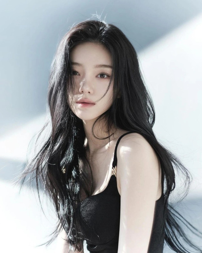 Mỹ nhân Hàn gây sốt Đảo Thiên Đường Lee Rayeon.