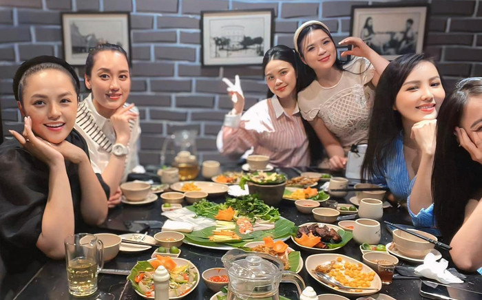 Dàn thí sinh Hoa hậu Việt Nam 2008 hội ngộ sau gần 2 thập kỉ, nhan sắc mẹ bỉm Thu Quỳnh chiếm spotlight Ảnh 2