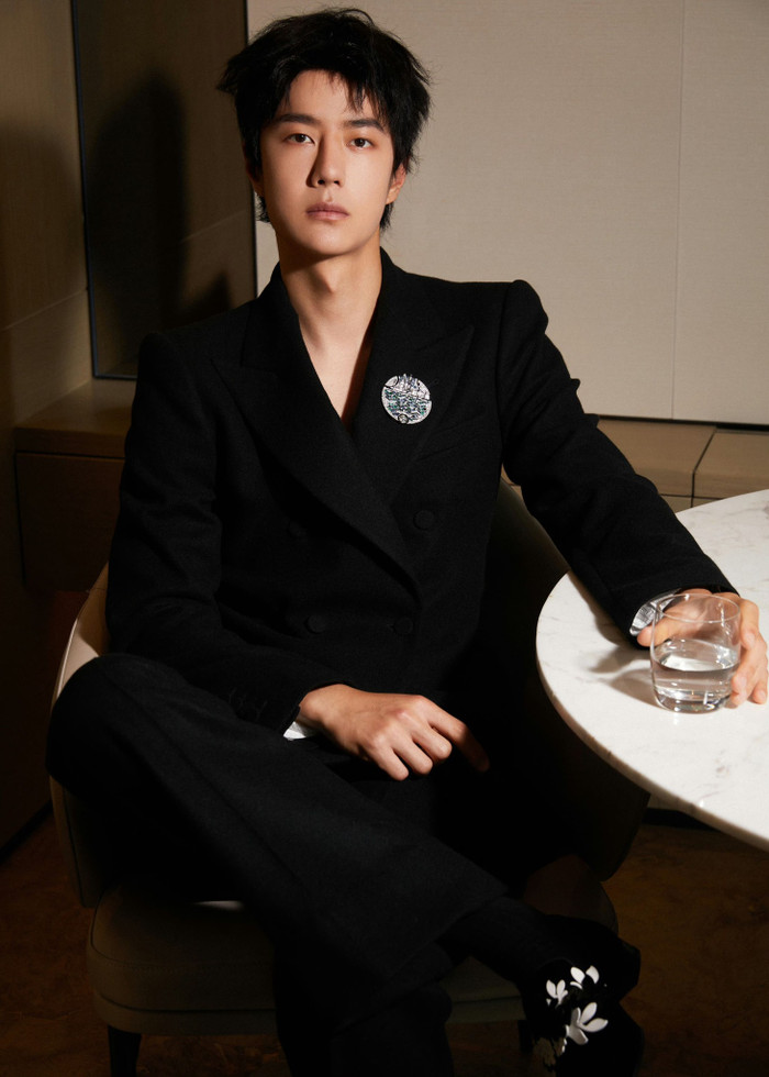 4 đỉnh lưu nam của Cbiz: Ai có thể ngang hàng với Tiêu Chiến, Vương Nhất Bác? Ảnh 2