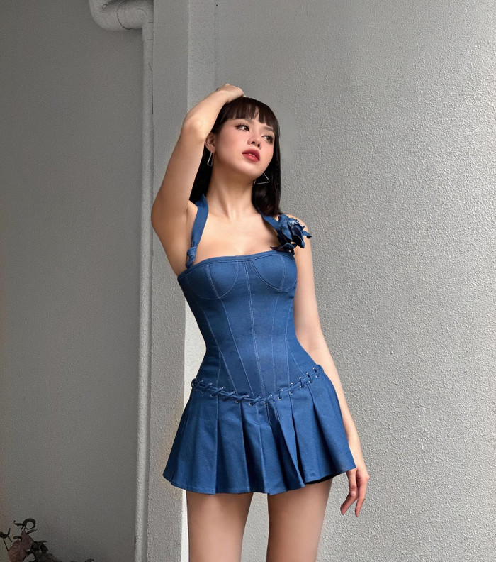 Trong thời gian siết dáng để thi quốc tế, Thanh Thủy được nhận xét thân hình ngày càng hoàn hảo. Cô thường mặc đồ ôm bó sát để dễ khoe được thành quả luyện tập.&nbsp;