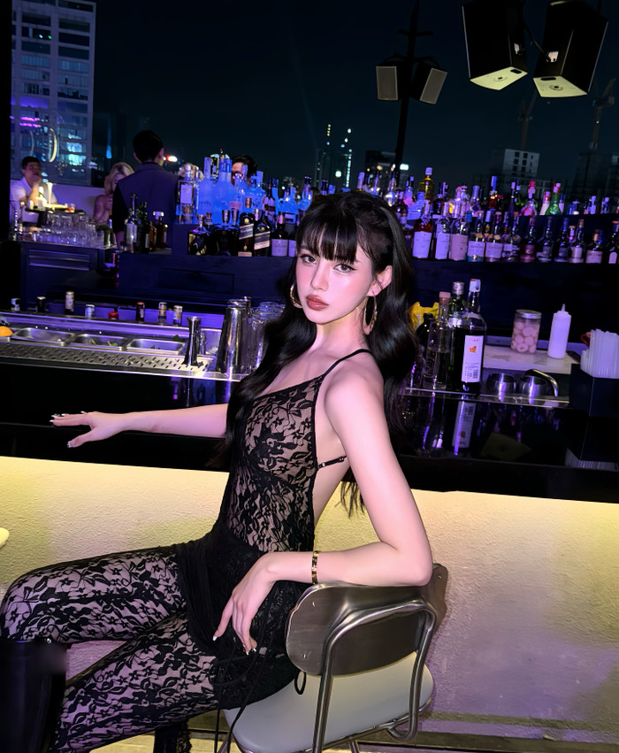 Thủy Tiên từng đoạt giải Á hậu 1 của cuộc thi Hoa hậu Sắc đẹp Việt Nam Quốc tế 2019.